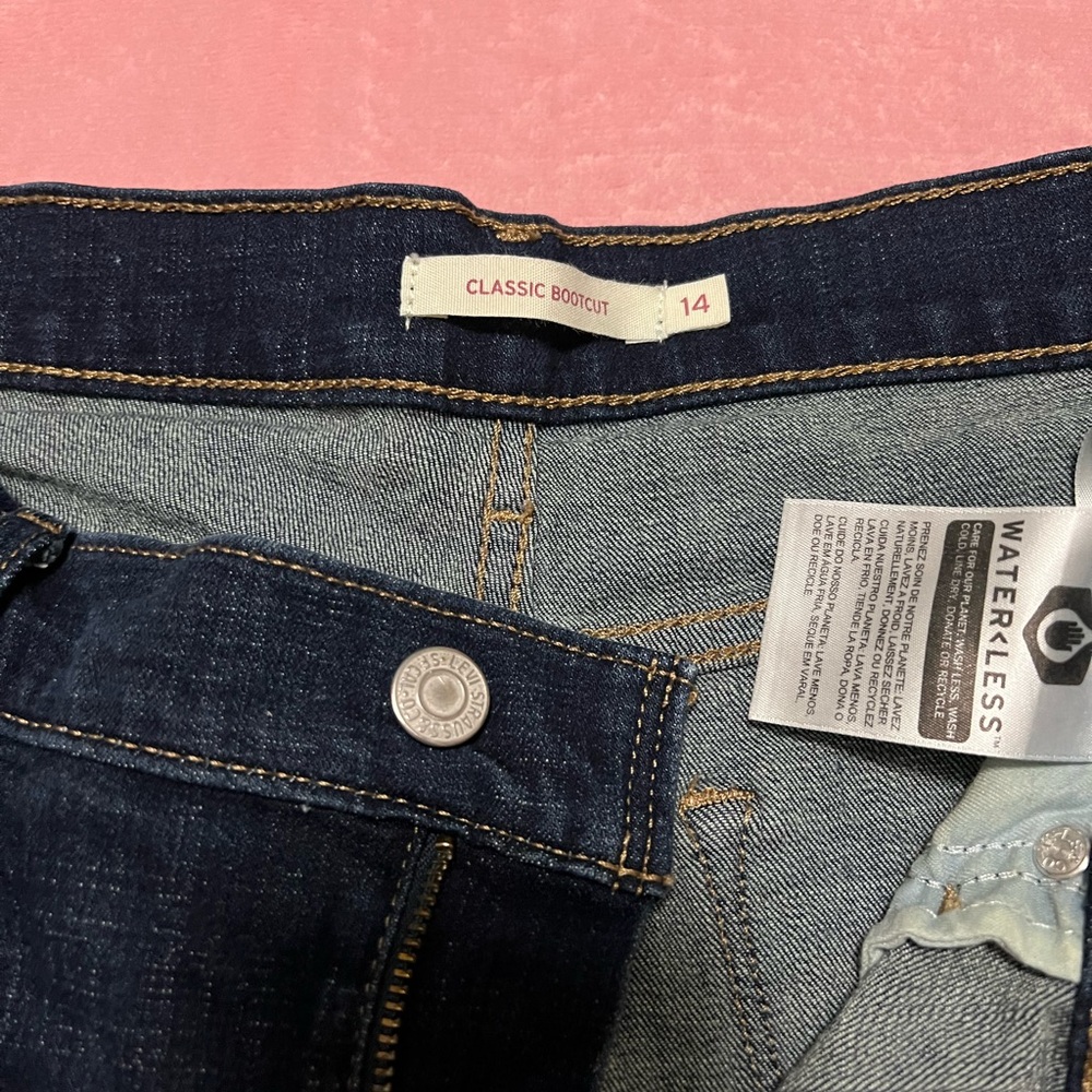 Levi's Size 14 Bootcut Dark Wash Jeans Like New! - Picture 4 of 8